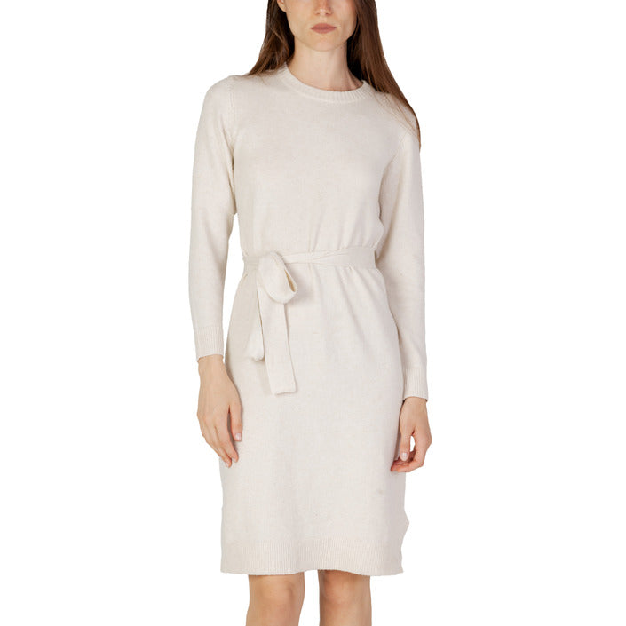 Pieces Рокли Жени