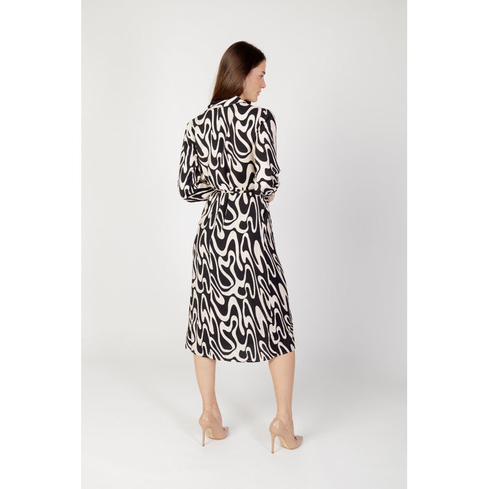 Жаклин Де Йонг Рокли Жени