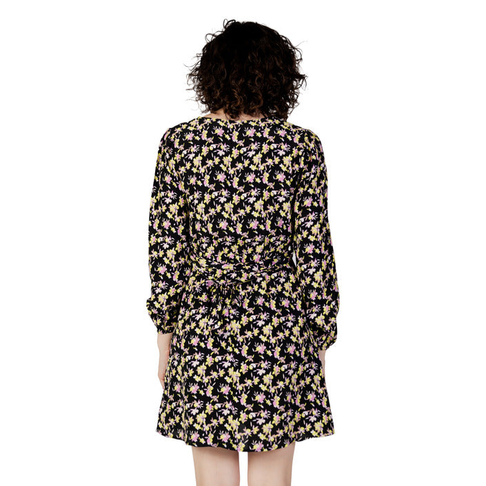 Жаклин Де Йонг Рокли Жени