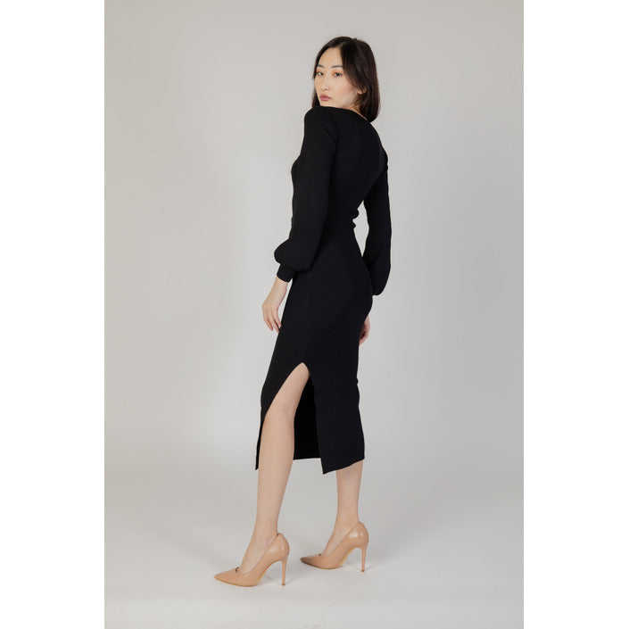 Morgan De Toi Рокли Жени