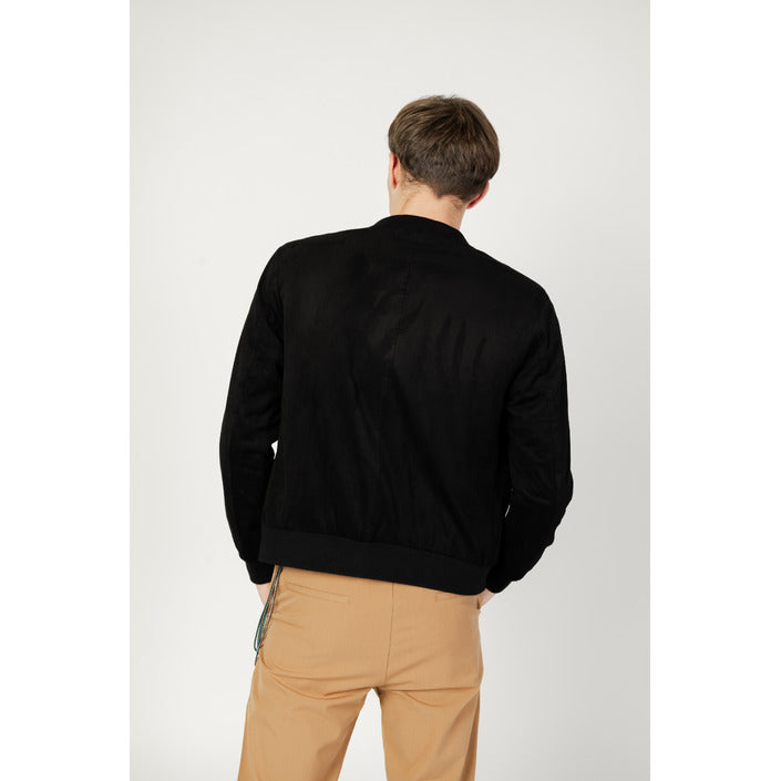 Gianni Lupo Яке МЪЖe