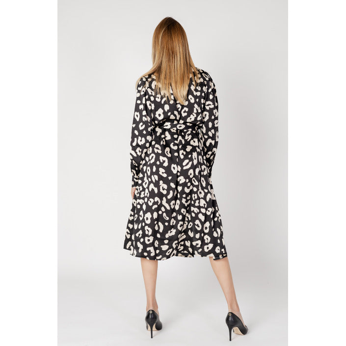 Жаклин Де Йонг Рокли Жени