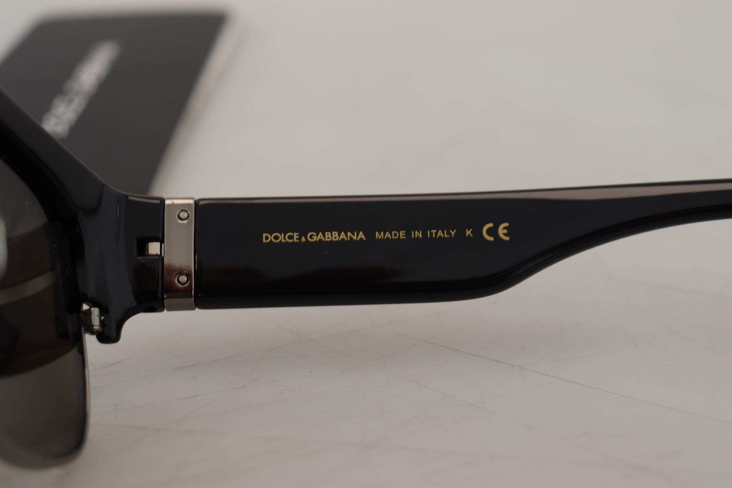 Дамски слънчеви очила Dolce & Gabbana с черна пластмасова квадратна рамка DG6137