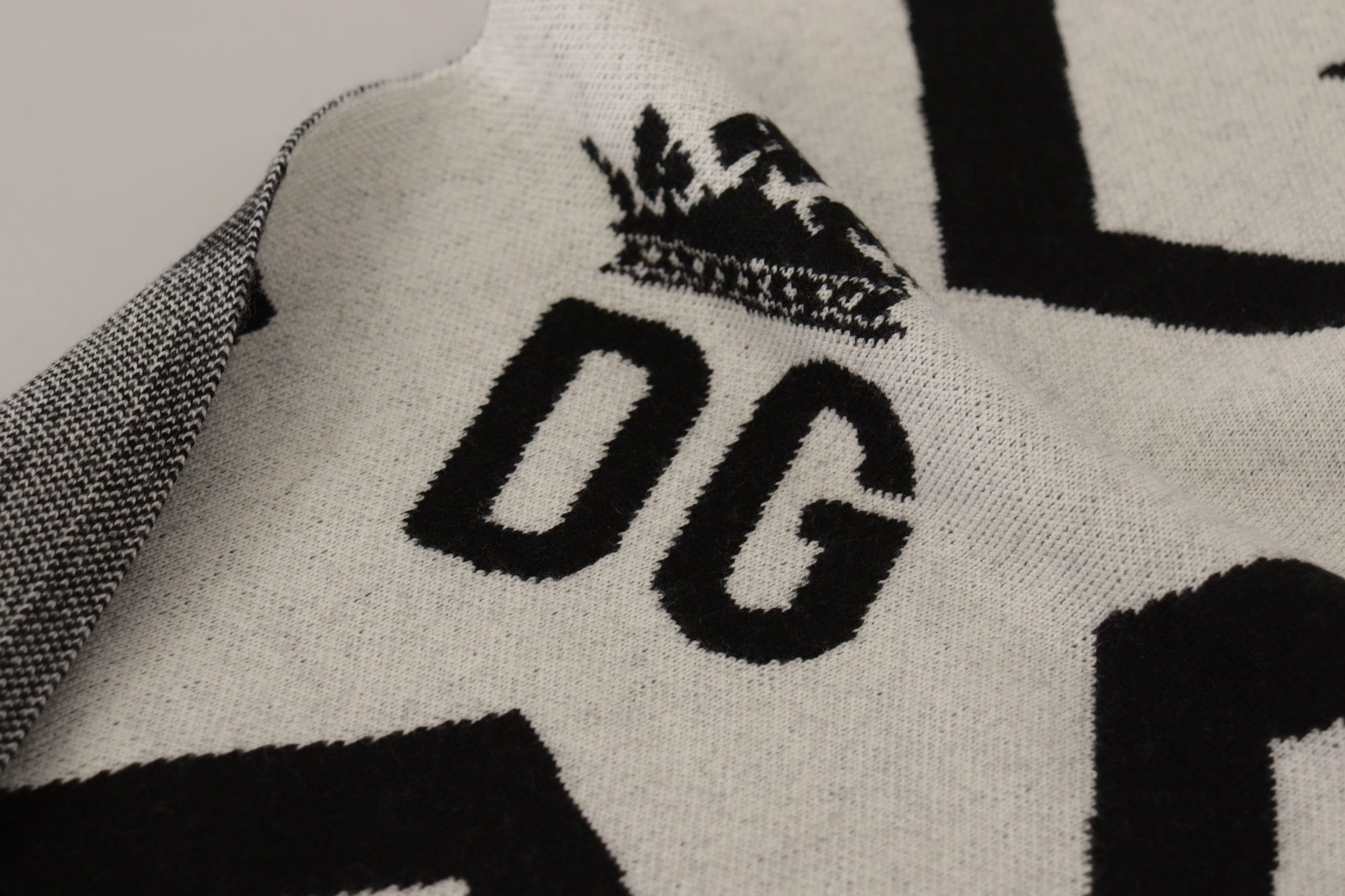 Dolce & Gabbana Бял Черен Вълнен Шал с ресни с лого на DG със звезди