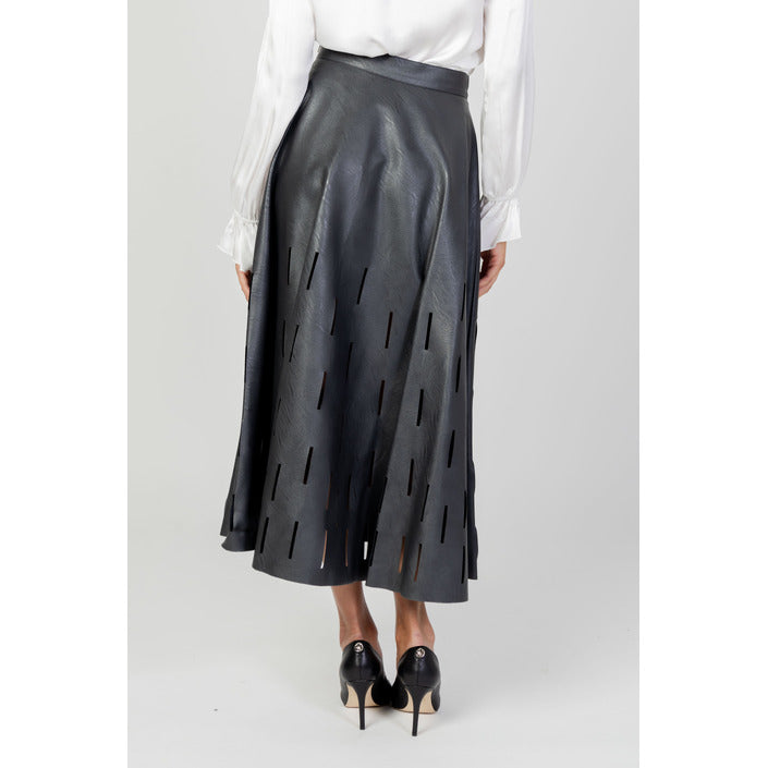 Sandro Ferrone Поли Жени