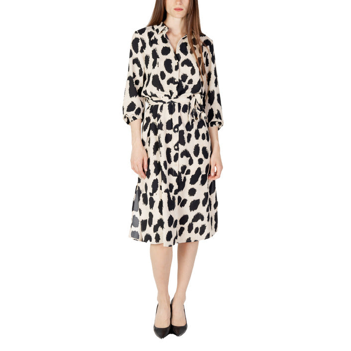 Жаклин Де Йонг Рокли Жени