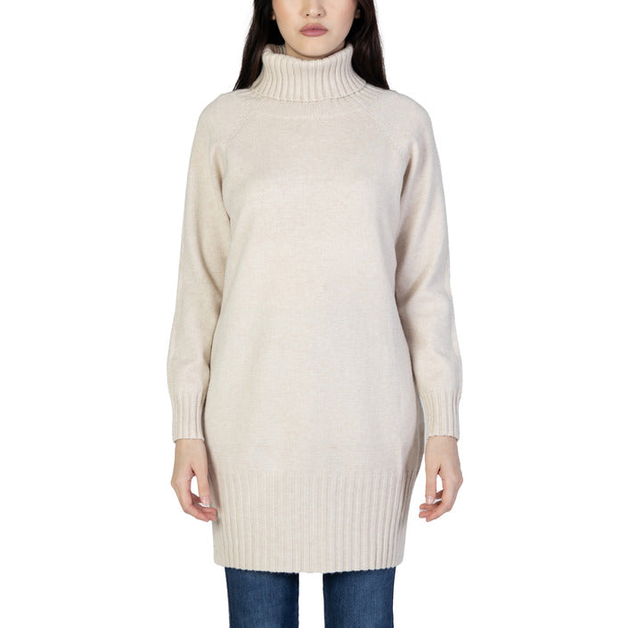 Sandro Ferrone Рокли Жени