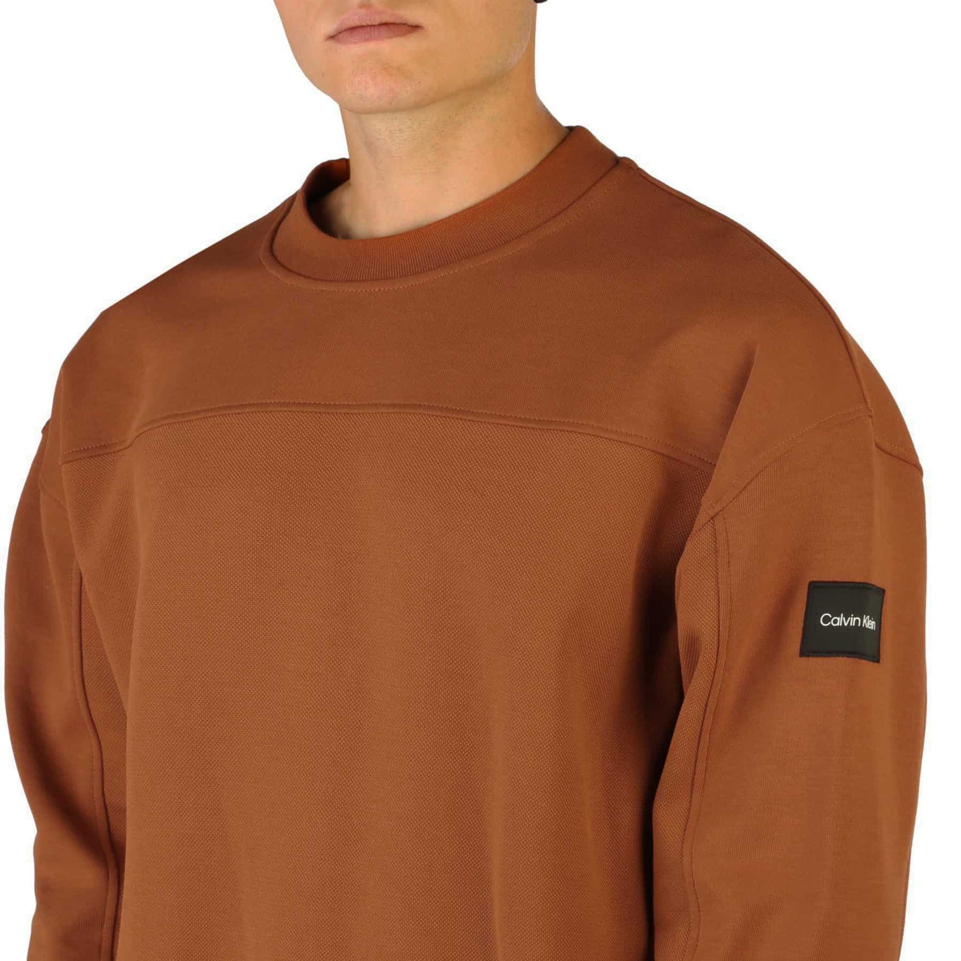 Calvin Klein Cуитчър