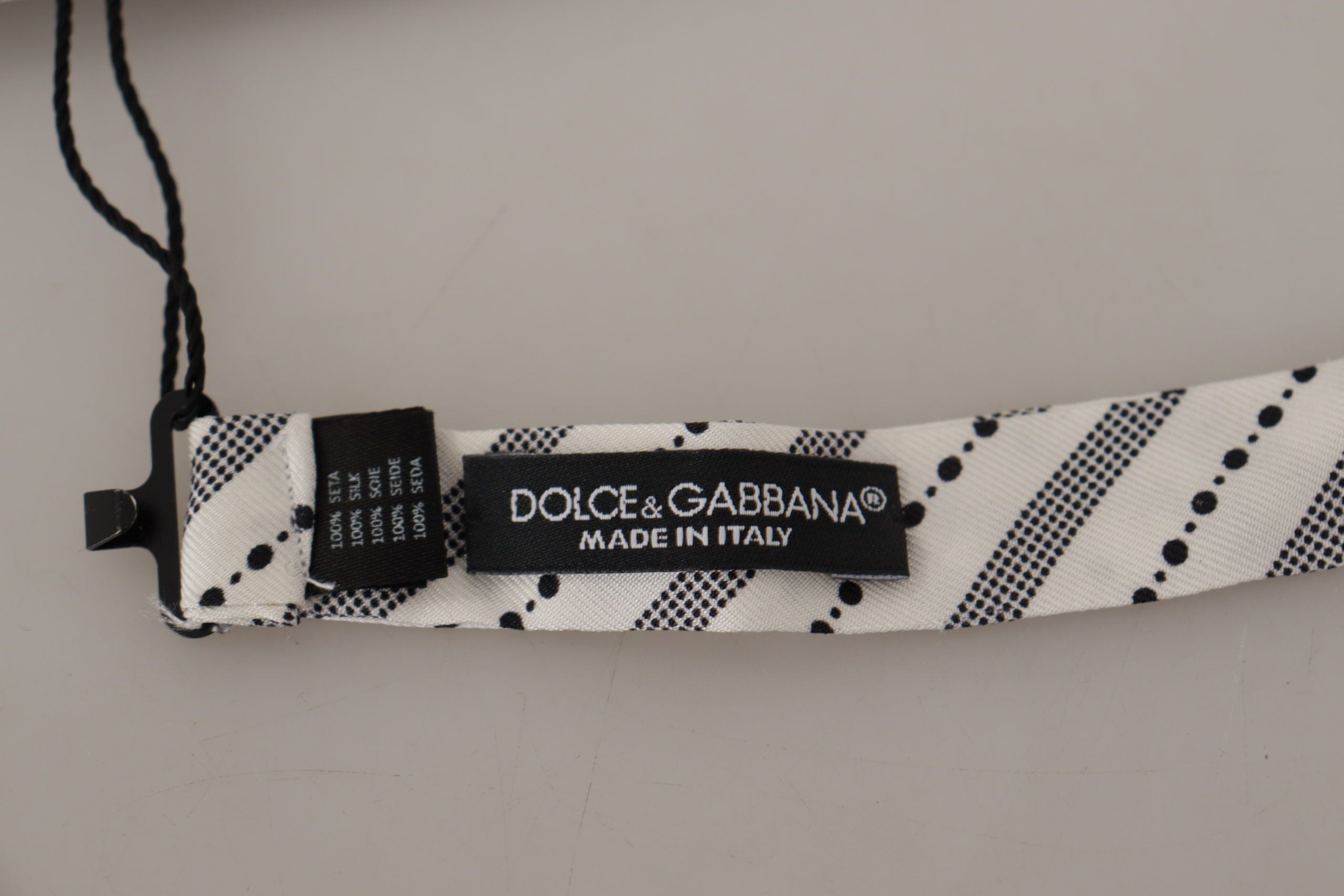 Dolce & Gabbana бяла черна папийонка на точки от 100% коприна с деколте
