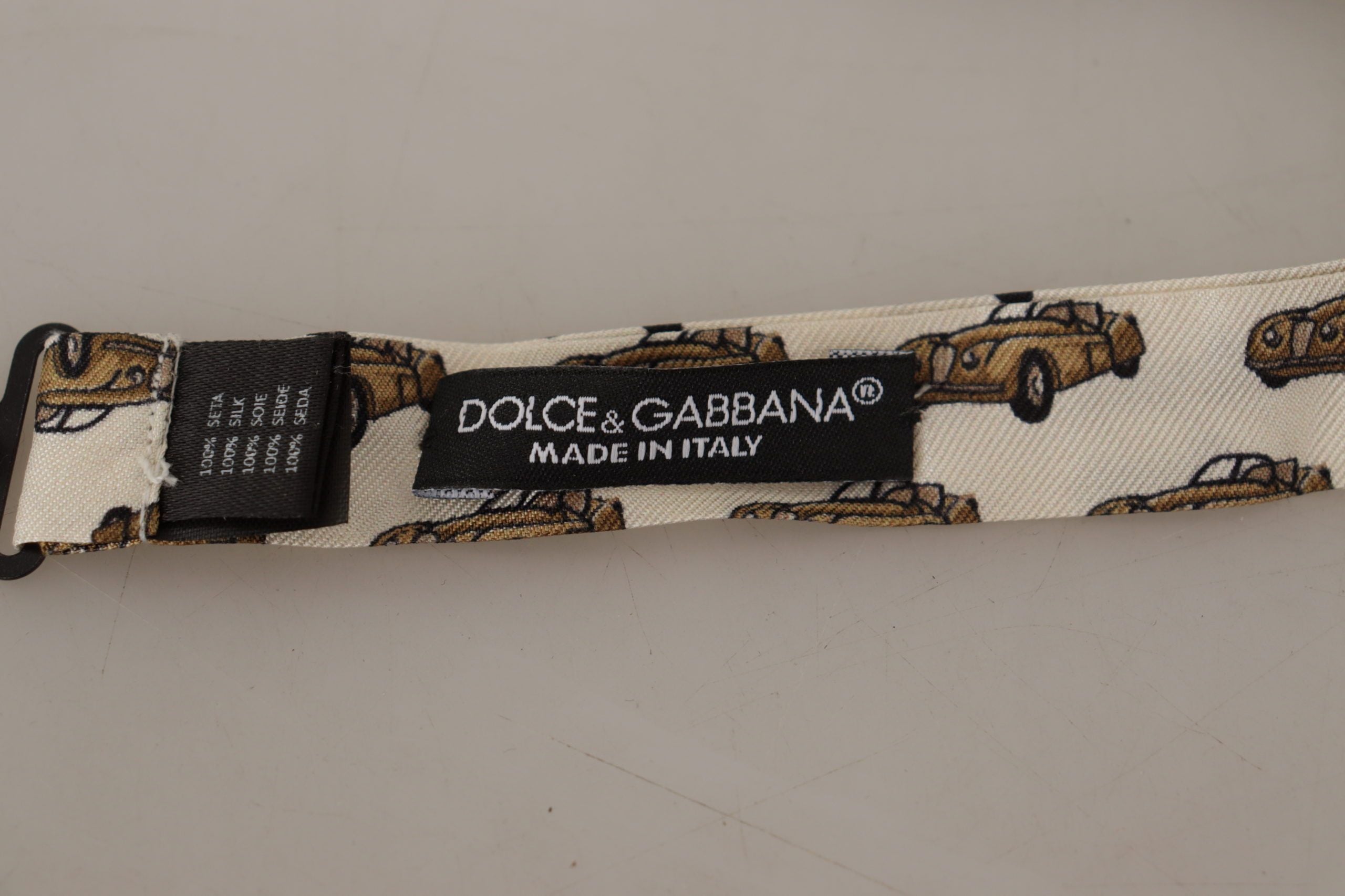 Dolce & Gabbana бяла оранжева папионка с щампа на кола с регулируемо деколте
