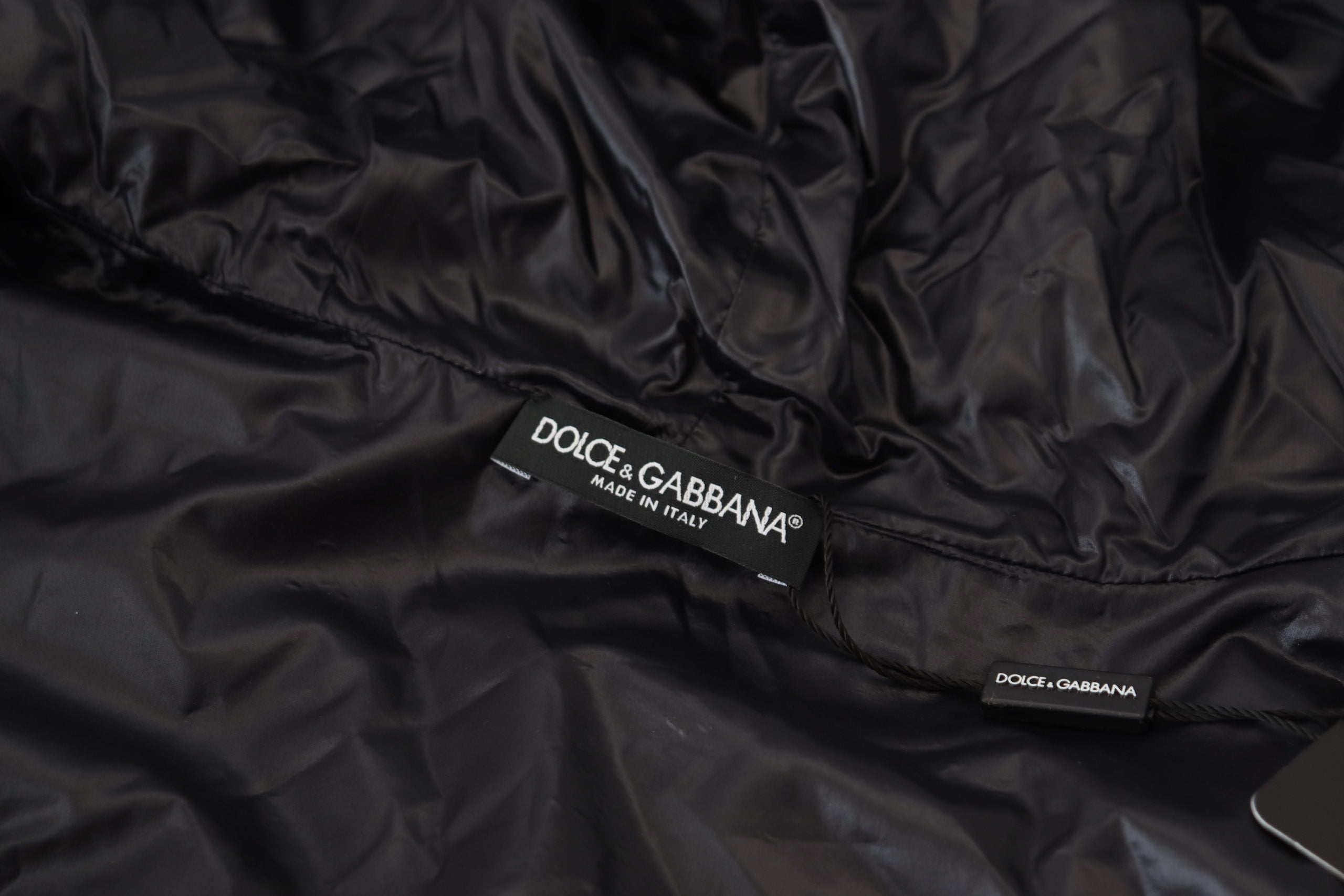 Едноразмерна памучна шапка с черно лого на Dolce & Gabbana