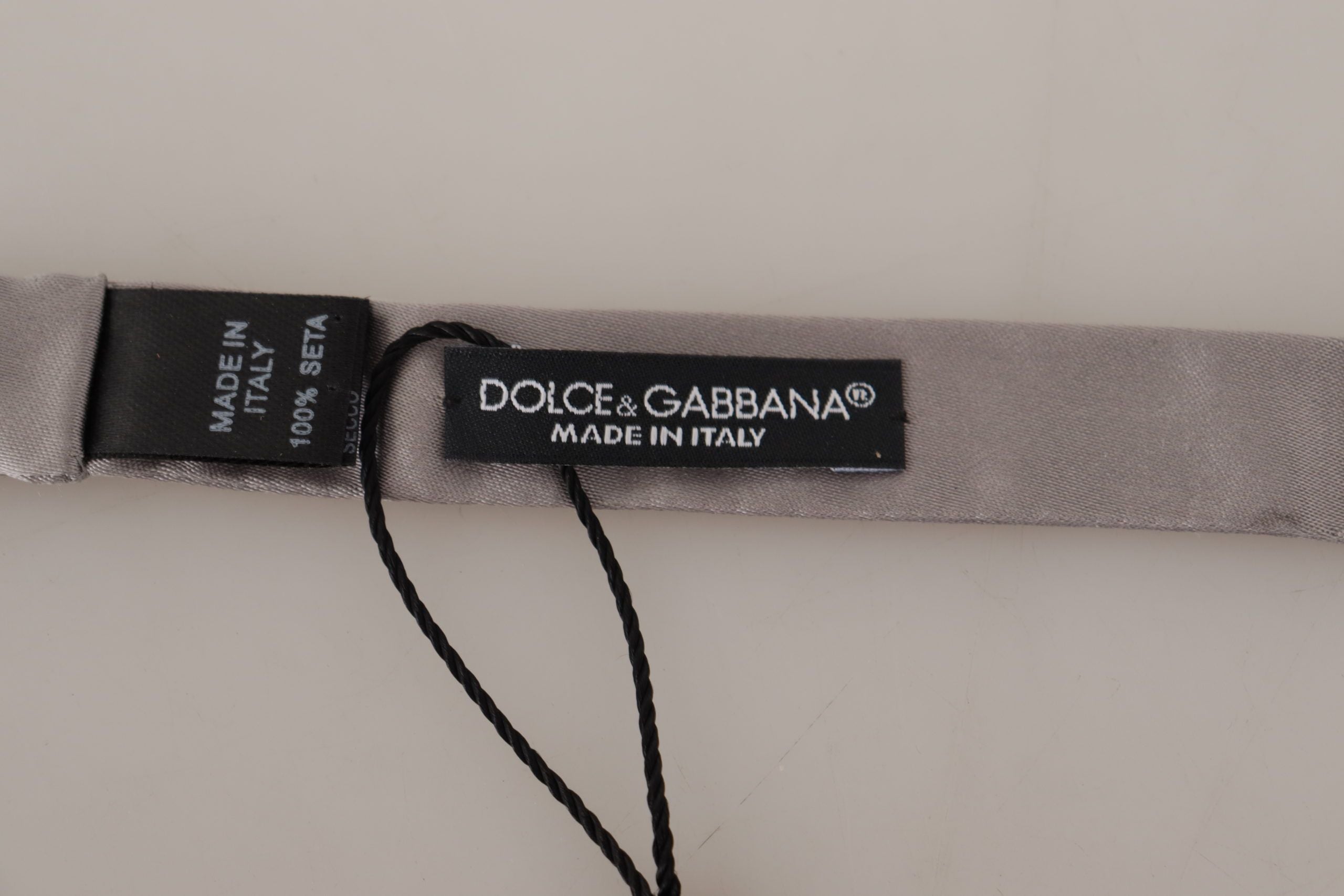 Dolce & Gabbana Сребърна 100% копринена тънка вратовръзка Papillon с регулируема яка