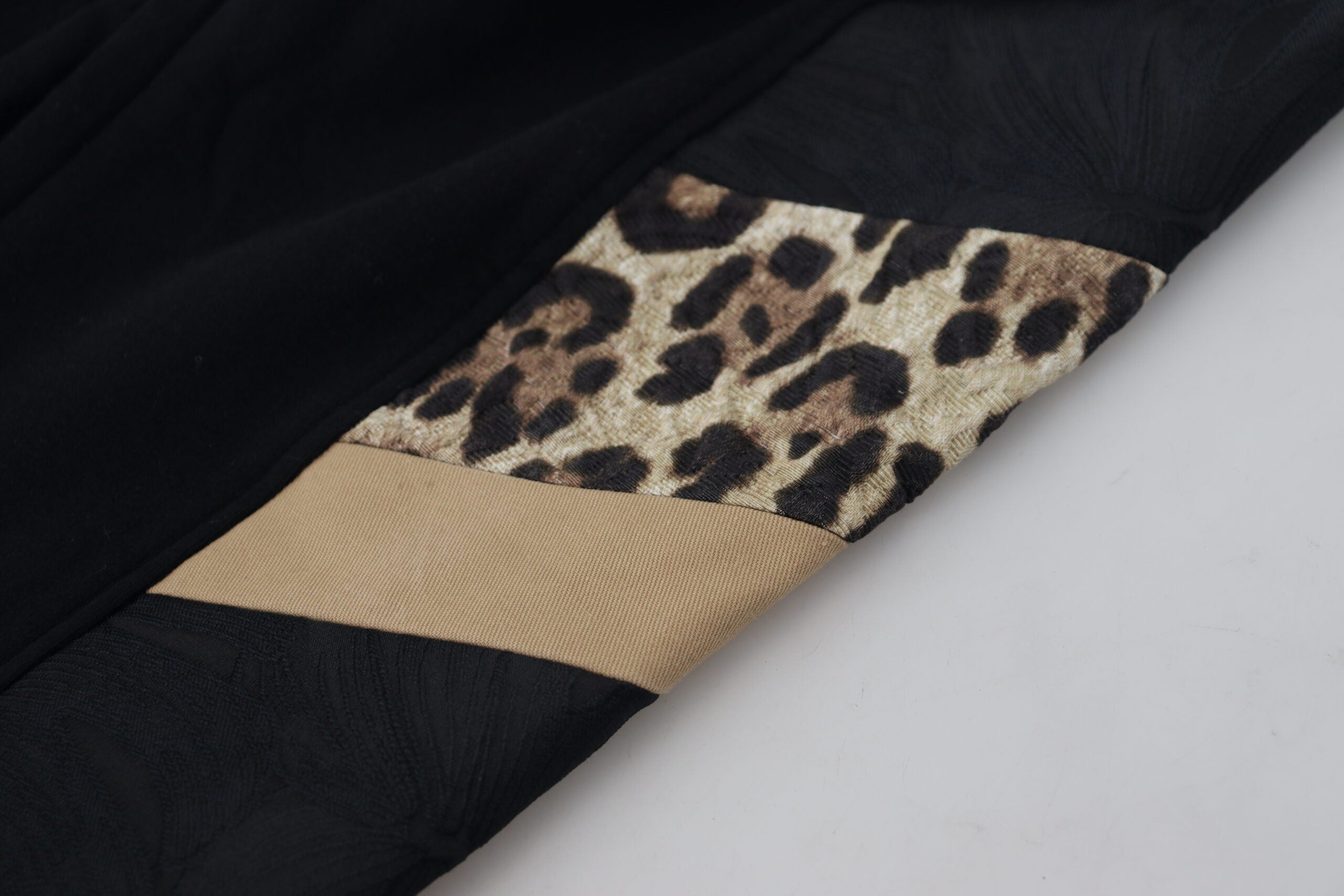 Елегантни черни джогинг панталони Dolce & Gabbana за съвременния мъж