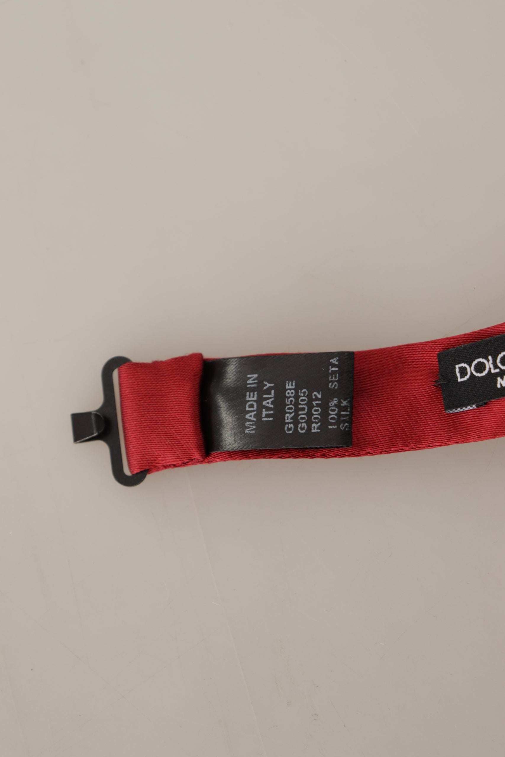 Dolce & Gabbana Червена 100% копринена тънка папийонка с регулируемо деколте