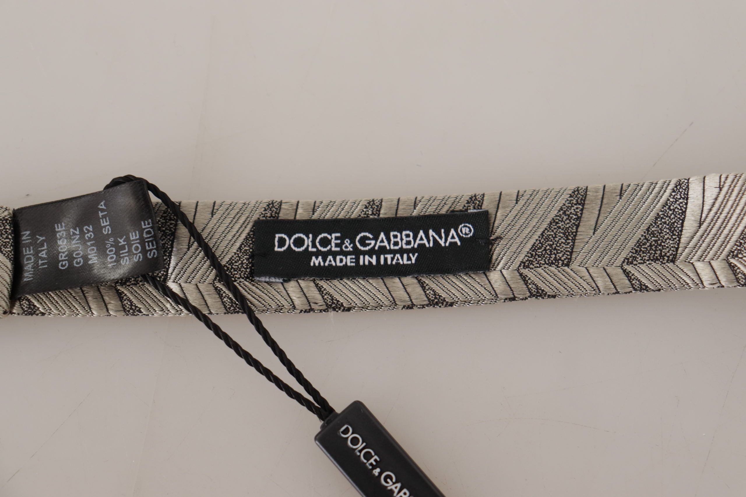 Dolce & Gabbana сива 100% копринена папийонка с регулируема яка и вратовръзка