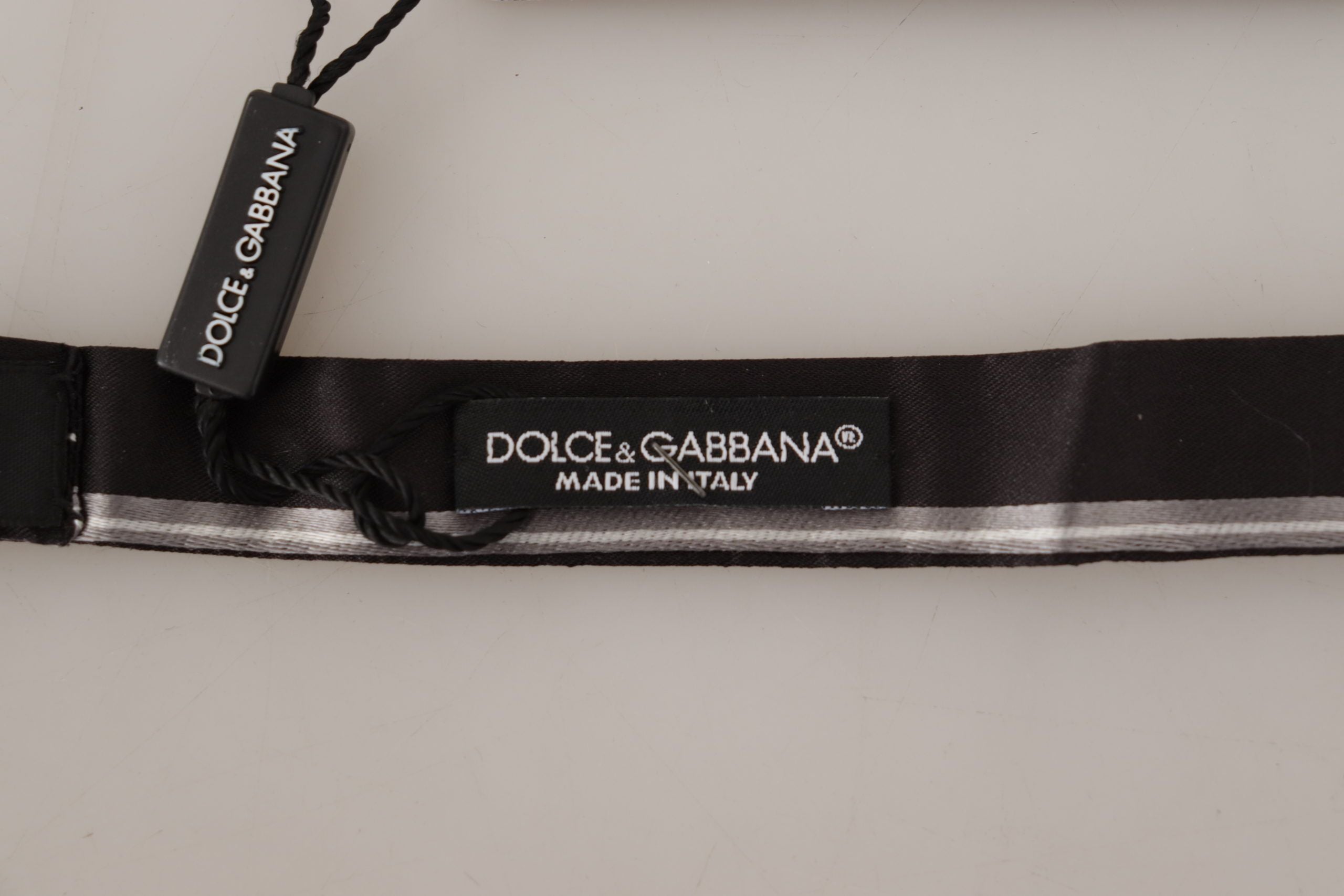Dolce & Gabbana черно сива подплата 100% копринена вратовръзка Papillon