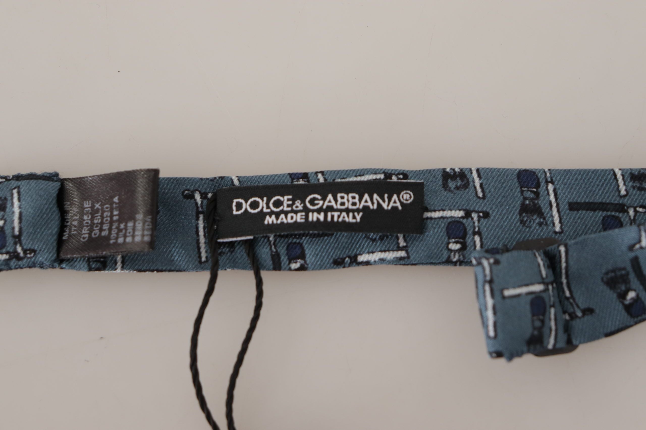 Dolce & Gabbana синя 100% копринена папийонка с регулируема яка