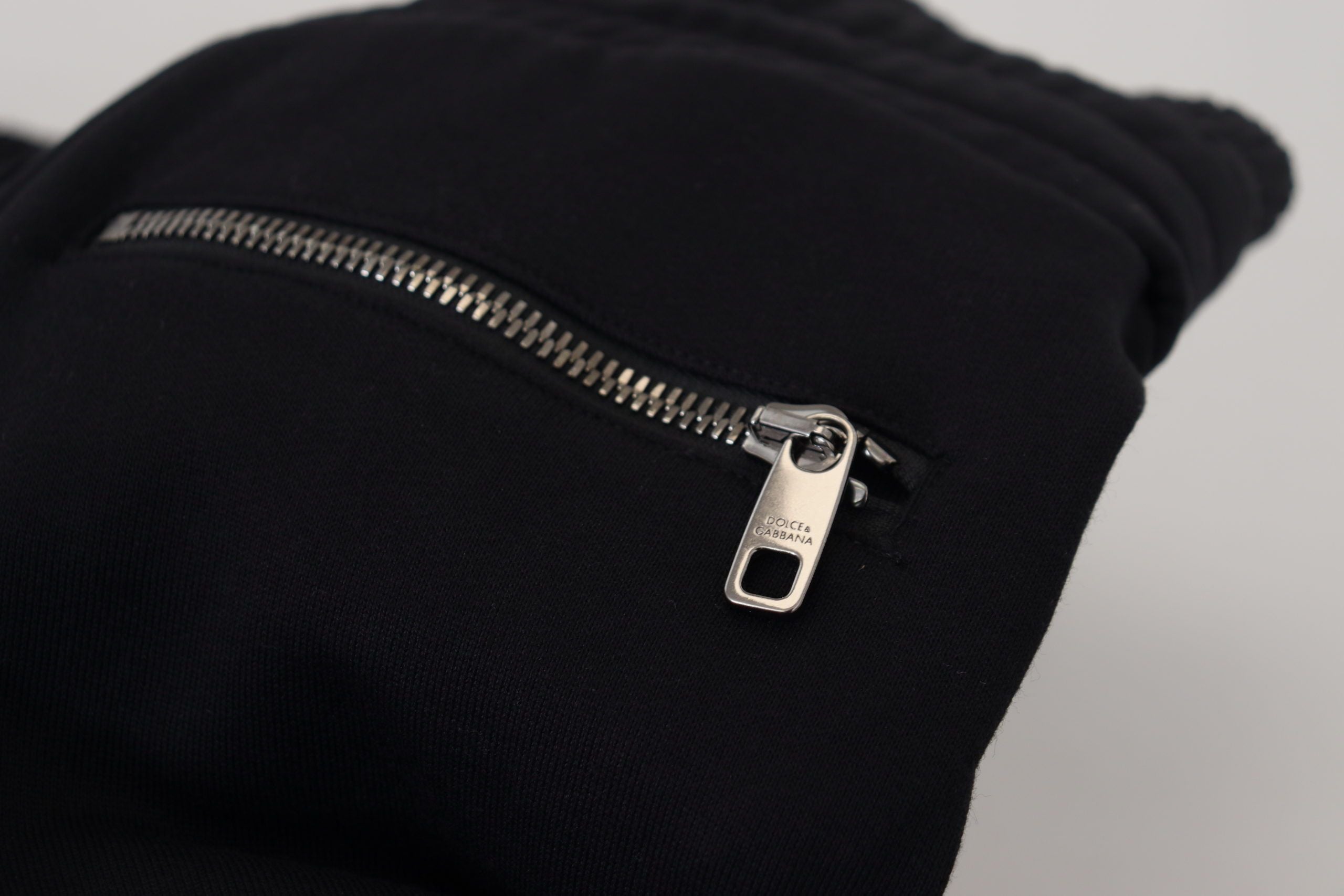 Dolce & Gabbana Подобрете лятото си: Класически черни бермуди