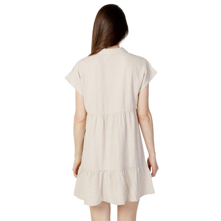 Жаклин Де Йонг Рокли Жени