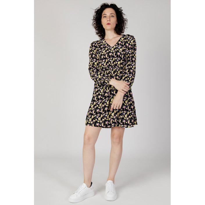 Жаклин Де Йонг Рокли Жени