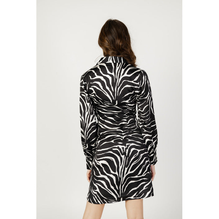 Жаклин Де Йонг Рокли Жени