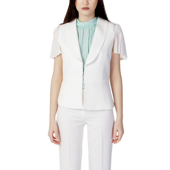 Hanny Deep Яке Жени