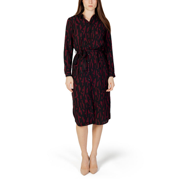 Жаклин Де Йонг Рокли Жени