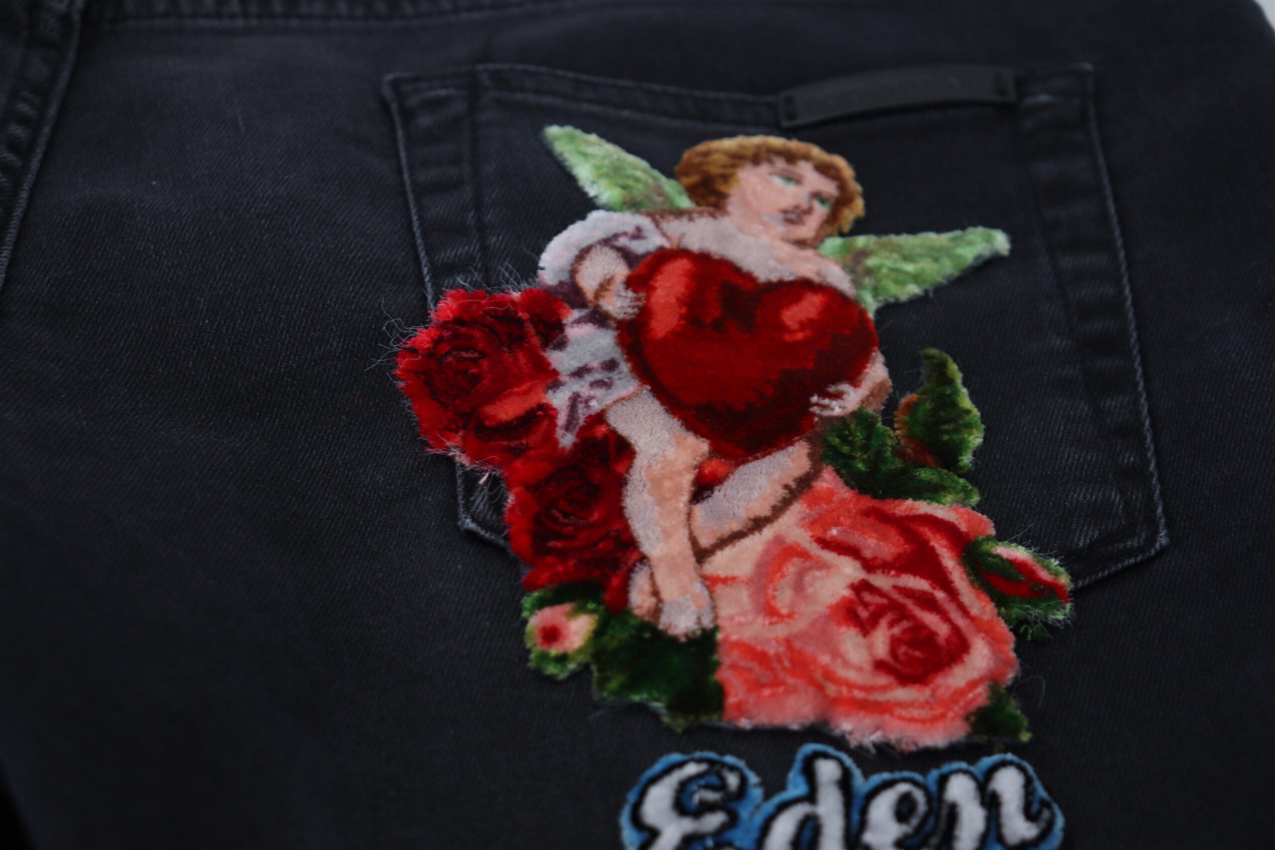 Тесни деним дънки с бродерия Черен ангел Dolce &amp; Gabbana