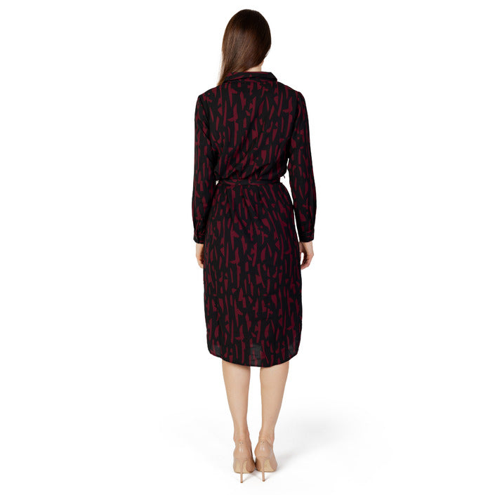 Жаклин Де Йонг Рокли Жени