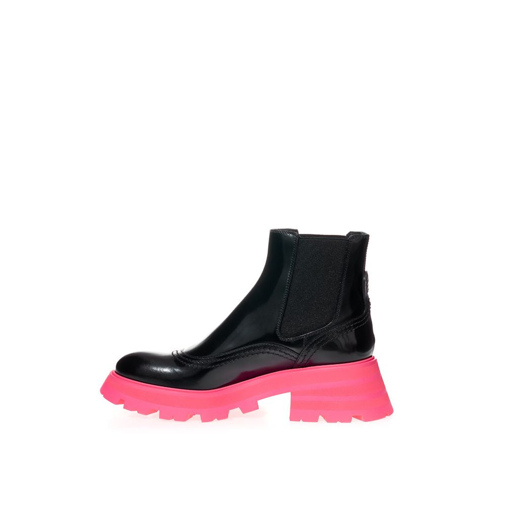 Alexander McQueen Elegant Black Leather Ankle Boots
