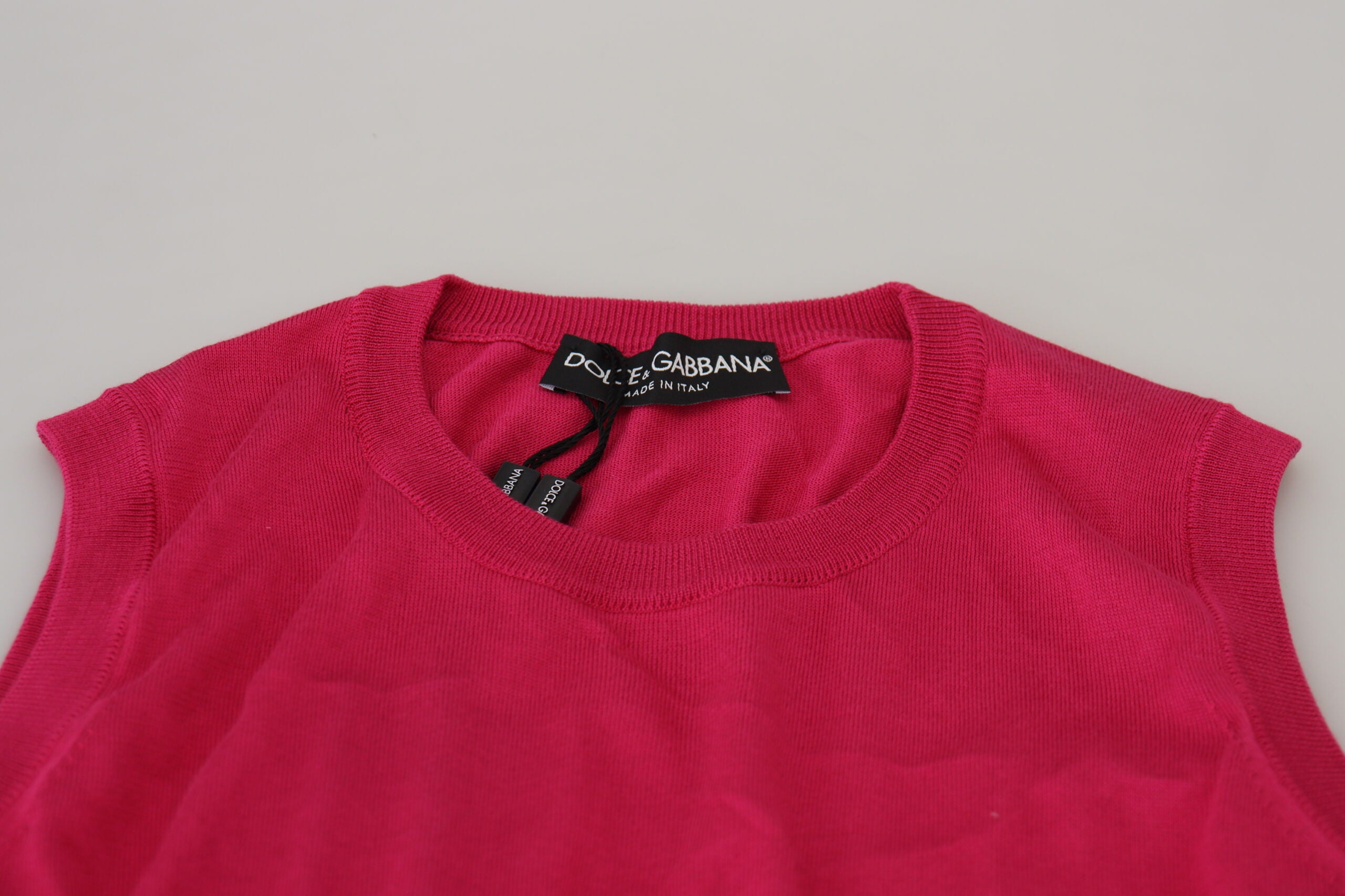 Dolce &amp; Gabbana Розова копринена жилетка Пуловер с кръгло деколте