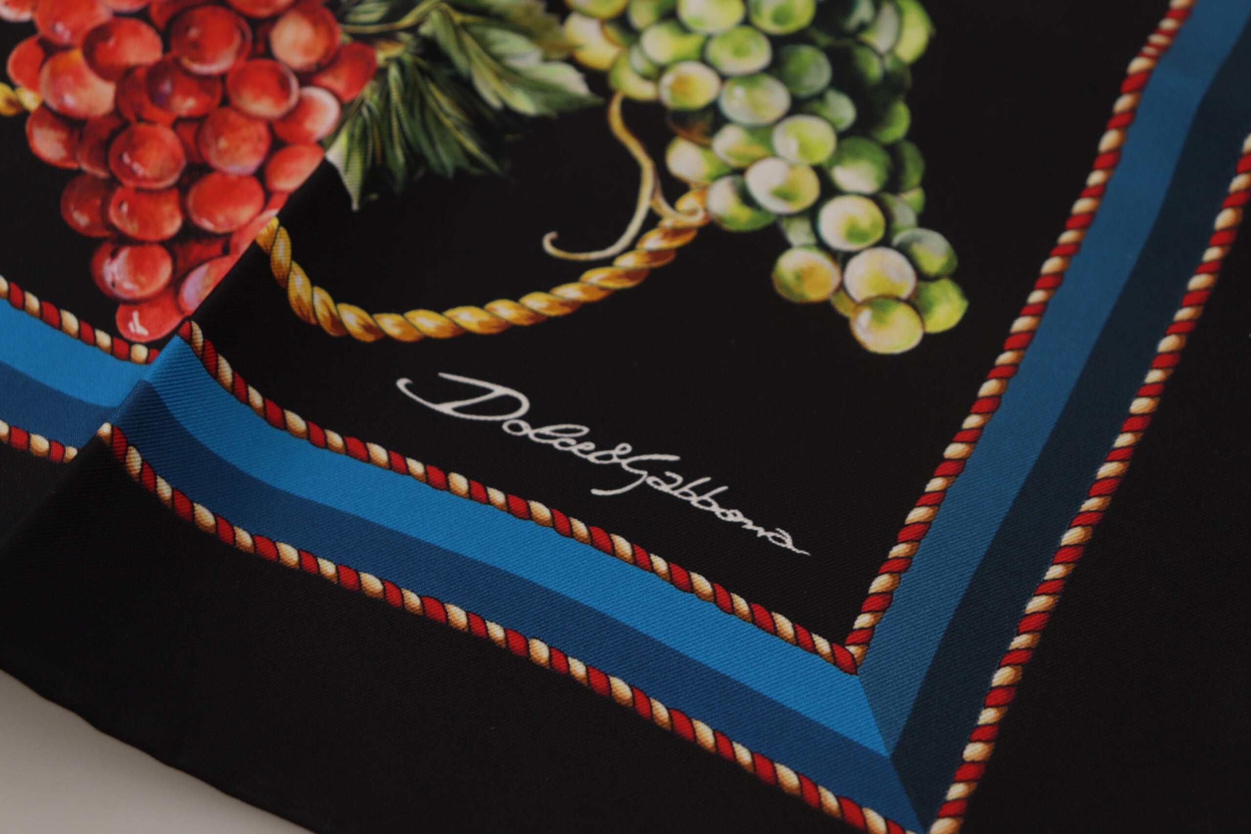 Dolce &amp; Gabbana Black Vineyard Print Квадратна носна кърпа Копринен шал