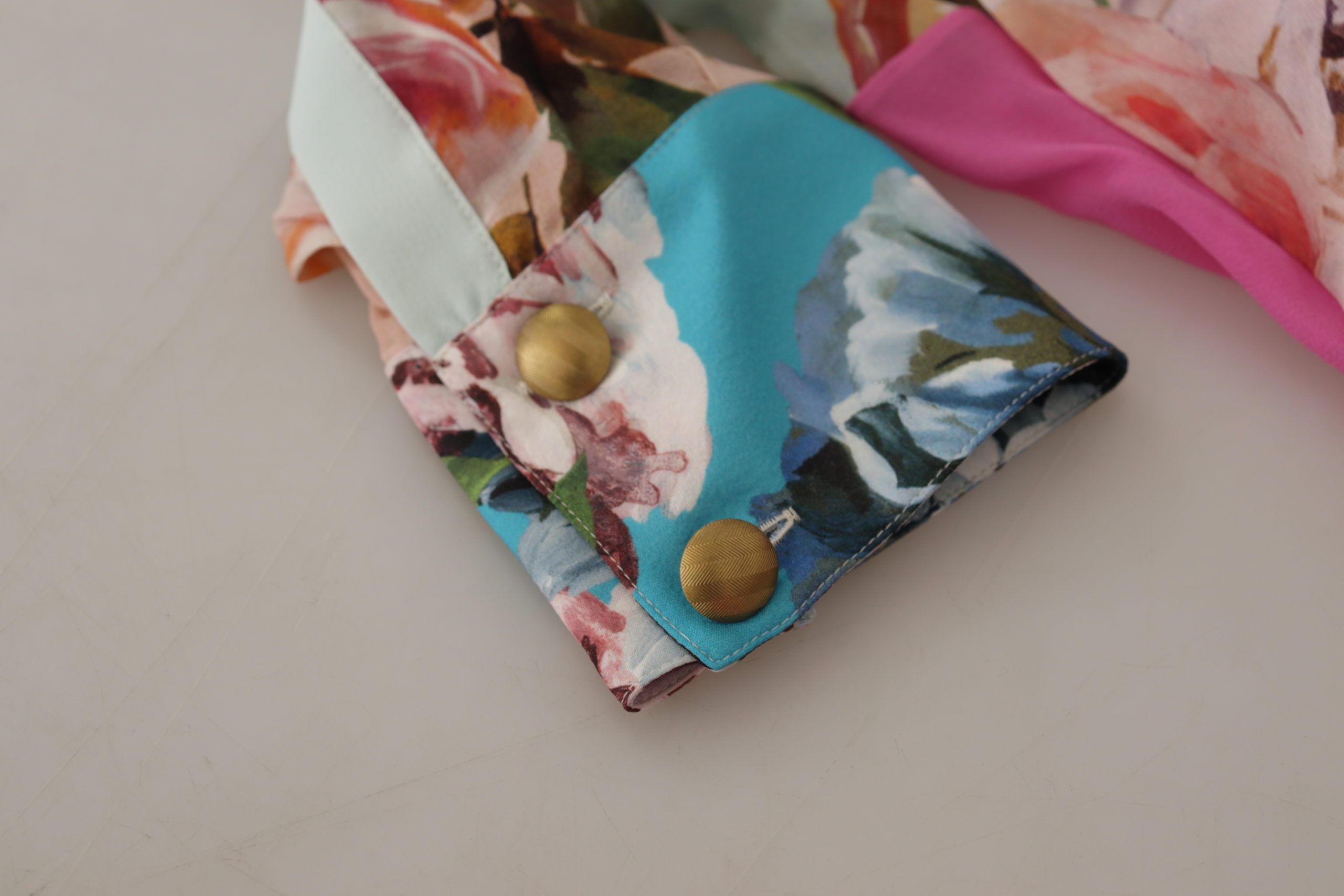 Dolce &amp; Gabbana Многоцветен флорален пачуърк дизайн Ascot горна блуза с яка
