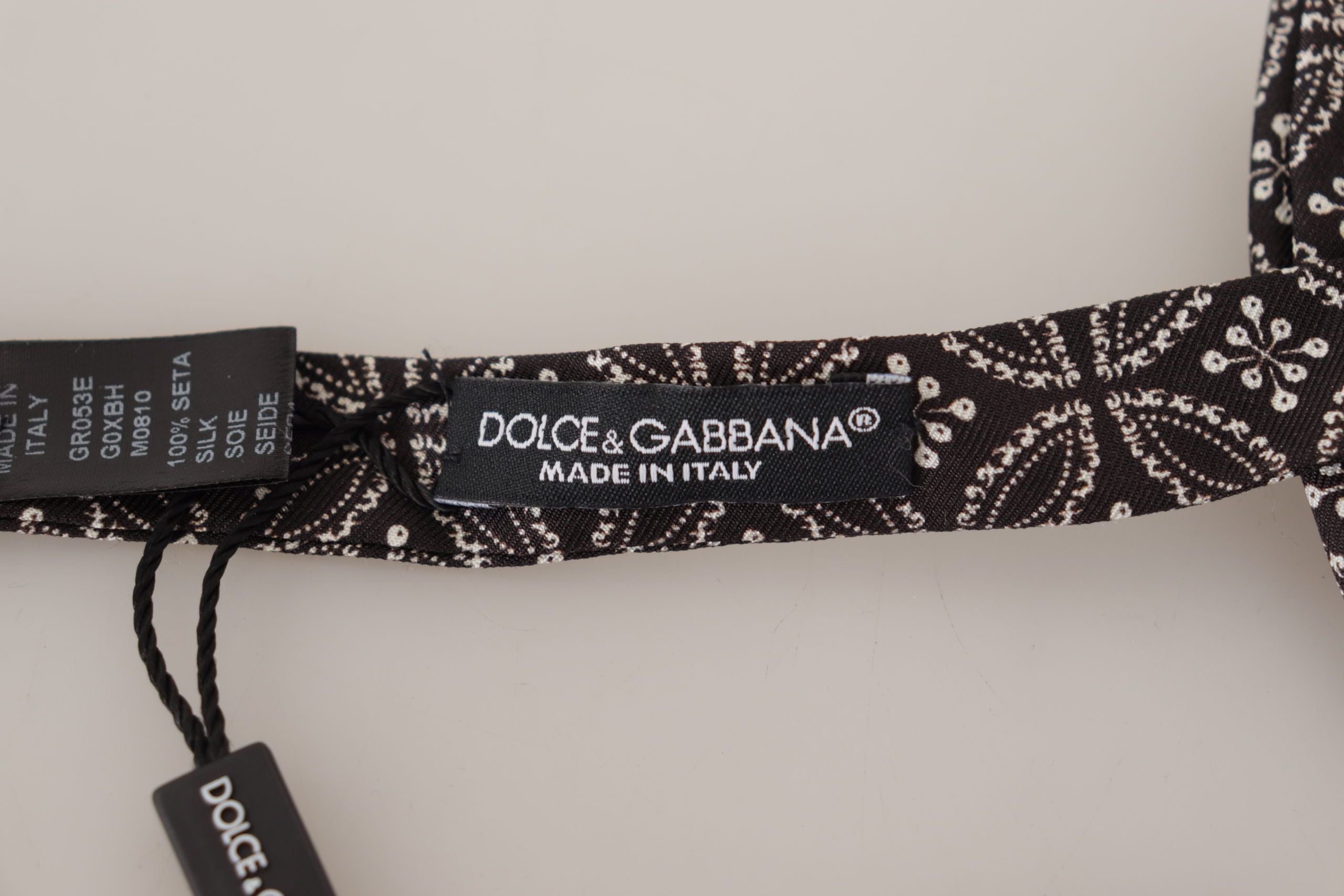 Dolce &amp; Gabbana черно бяла 100% копринена вратовръзка Papillon с регулируема яка