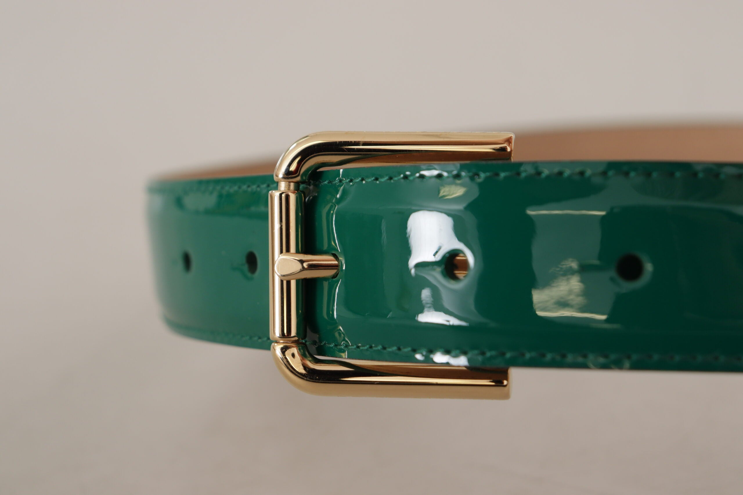 Dolce &amp; Gabbana Зелен лакиран колан с гравирана катарама