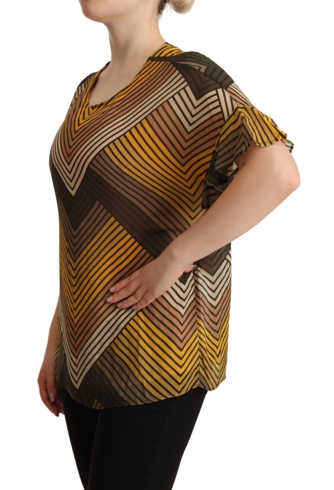 Горна блуза с многоцветни ивици с къси ръкави и кръгло деколте